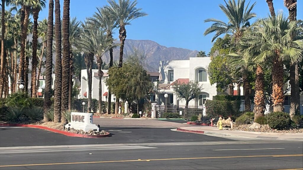 La Palme Neighbors